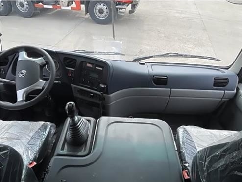 Diesel 170HP Power Custom Off Road Xe quân sự Xe buýt 4x4 Thân 6m 17 chỗ