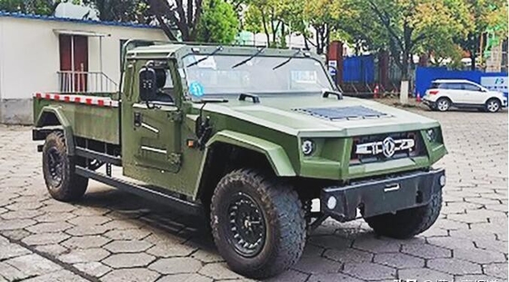 Cummins Engine 4x4 Custom Off Road Xe quân sự 190hp Xử lý tính cơ động cao