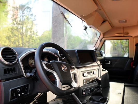 Cummins Engine 4x4 Custom Off Road Xe quân sự 190hp Xử lý tính cơ động cao