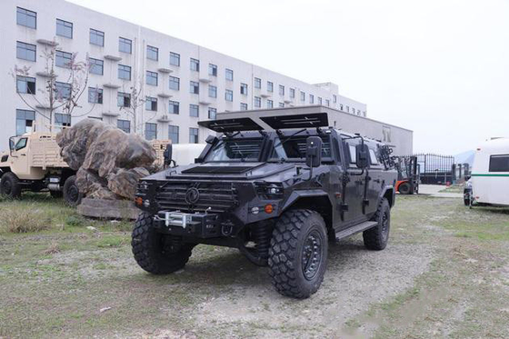 Thân xe chống đạn Custom Off Road Military Vehicle 6 Man Assault Vehicle 4x4