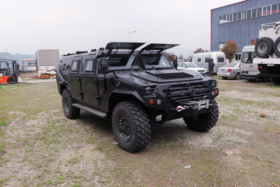 Thân xe chống đạn Custom Off Road Military Vehicle 6 Man Assault Vehicle 4x4