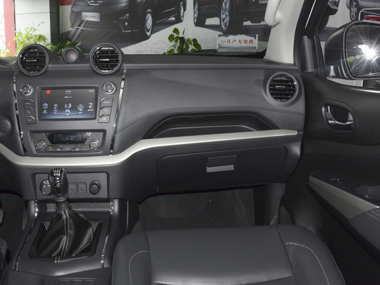 Xe bán tải SUV đôi 5 chỗ 4 cửa 6MT 4WD 231HP Động cơ xăng