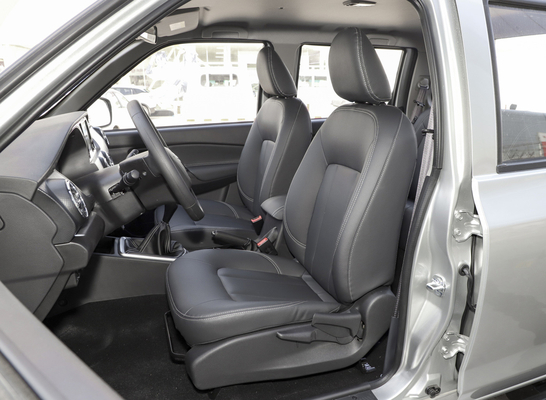 Xe bán tải 4 xi lanh 4 cửa 4WD 5 chỗ 2.4L Dịch chuyển 1.4m Thùng chở hàng