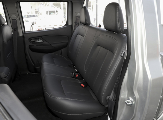 Xe bán tải 4 xi lanh 4 cửa 4WD 5 chỗ 2.4L Dịch chuyển 1.4m Thùng chở hàng