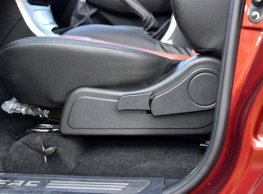 Xe bán tải 4x4 Trung Quốc 218HP Động cơ xăng / xăng 5 chỗ ngồi Xe đôi Cabin chở hàng