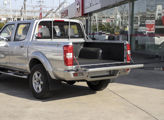 Xe bán tải động cơ diesel nhỏ 165 HP 4x4 4WD cho vận tải tốc hành