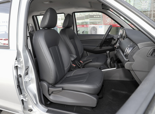 Xe bán tải động cơ diesel nhỏ 165 HP 4x4 4WD cho vận tải tốc hành