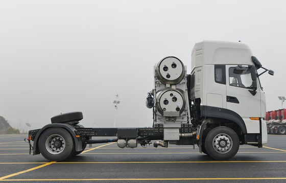 Vận chuyển hàng hóa Máy kéo LNG CNG Máy kéo 500HP Động cơ sức kéo Khối lượng 32,4 tấn