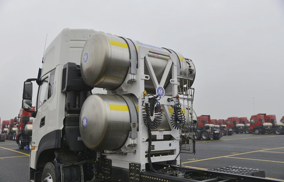 Vận chuyển hàng hóa Máy kéo LNG CNG Máy kéo 500HP Động cơ sức kéo Khối lượng 32,4 tấn