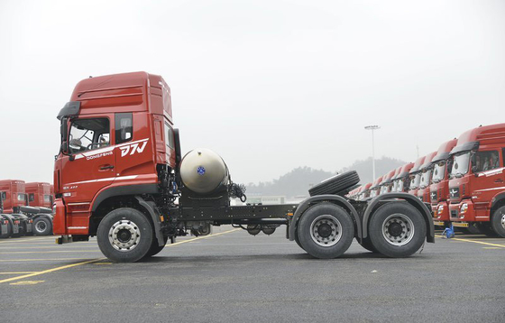 Lực kéo Khối lượng 40 tấn Xe tải vận chuyển LNG 6x4 Máy kéo có trọng lượng dịch chuyển cao