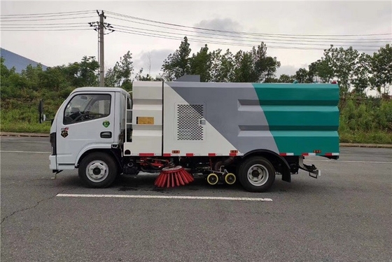 Xe tải vệ sinh thành phố Diesel 4x2 130 HP Chiều dài cơ sở 3300mm Xe tải quét đường phố