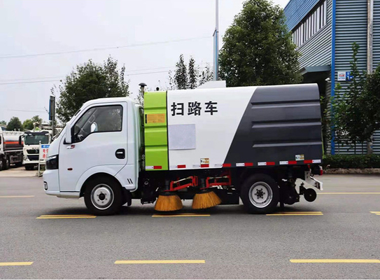 Xe tải vệ sinh đô thị 4x2 bánh xe Công suất xăng 113hp Máy quét đường mini