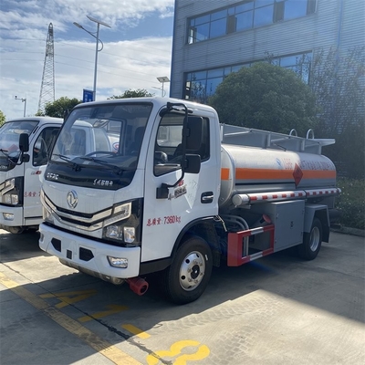 Xe tải chở nhiên liệu xăng Diesel 4x2 Bánh xe 4,5 Cbm Xe chở dầu dầu hỏa