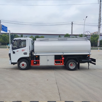 Xe tải chở nhiên liệu xăng Diesel 4x2 Bánh xe 4,5 Cbm Xe chở dầu dầu hỏa