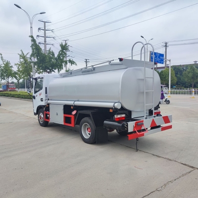 Xe tải chở nhiên liệu xăng Diesel 4x2 Bánh xe 4,5 Cbm Xe chở dầu dầu hỏa