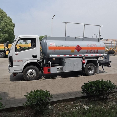 Xe tải chở nhiên liệu xăng Diesel 4x2 Bánh xe 4,5 Cbm Xe chở dầu dầu hỏa