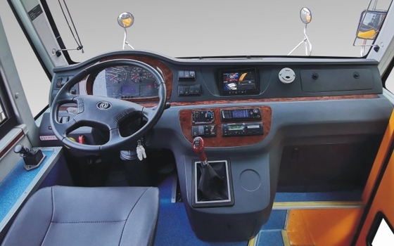 Xe buýt dành cho trẻ em đến trường tiểu học 6m WEICHAI Diesel 120hp Xe buýt đưa đón màu vàng ABS tiêu chuẩn
